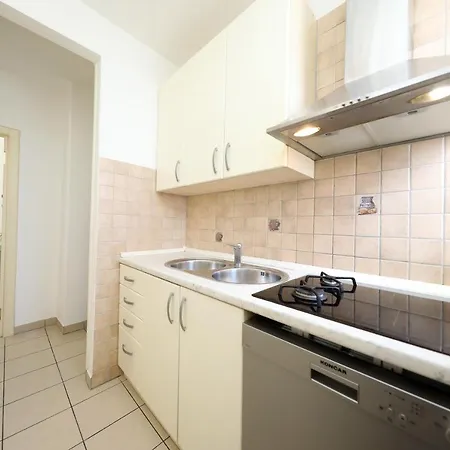 Sunny Side Apartment